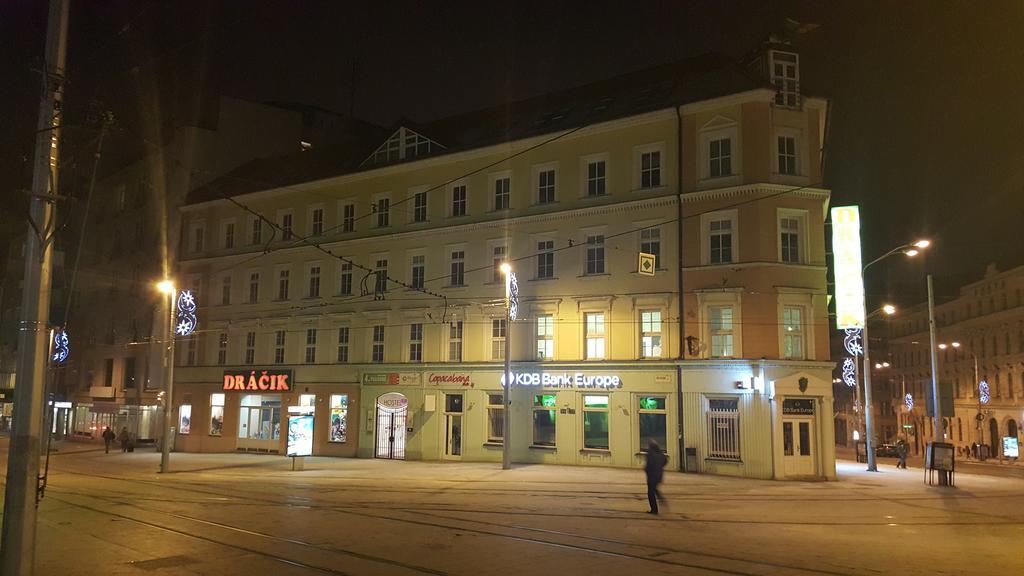 Hostel Folks Bratislava Ngoại thất bức ảnh