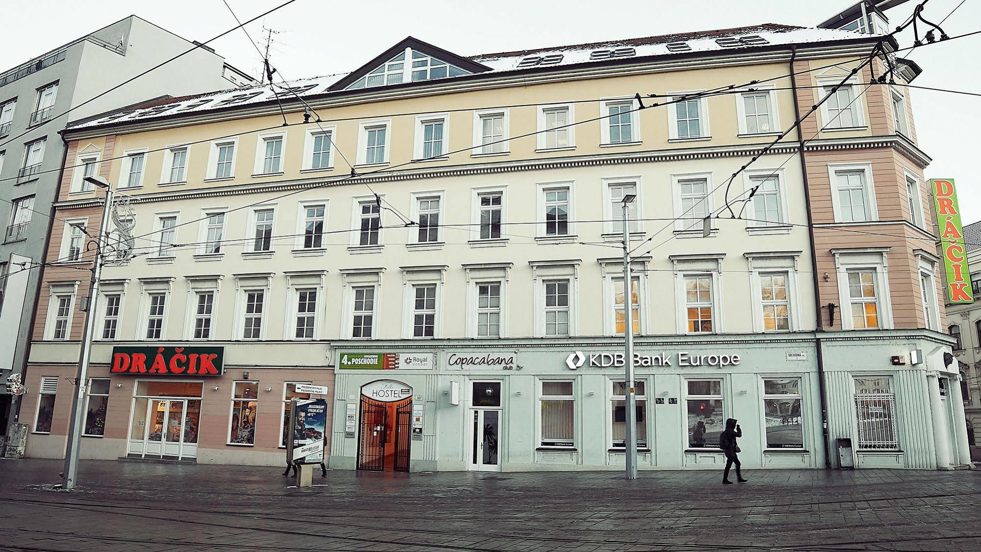 Hostel Folks Bratislava Ngoại thất bức ảnh